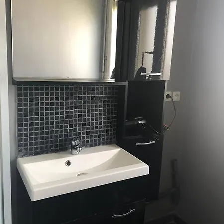 In - Private In Beavais * Beauvais