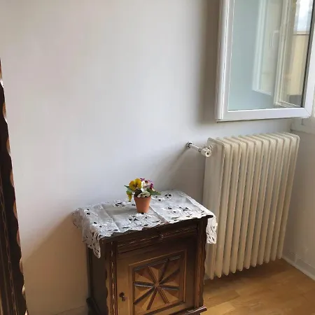 In - Private In Beavais * Beauvais